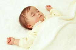 小孩打呼噜的原因 睡眠姿势不佳很多的影响