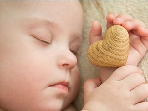 宝宝睡觉不踏实 几个因素导致宝宝睡不踏实