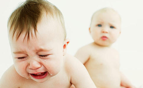 婴儿哭闹的原因 都是这些原因导致宝宝哭闹