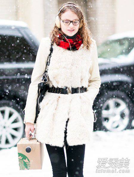 下雪天穿什么 白色冬装优雅唯美 白色冬装搭配