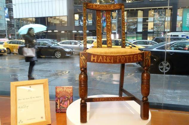 哈利波特作者所坐椅子将被拍卖 出价6.5万美元