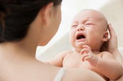 寶寶胯下長大包 小心是疝氣惹的禍
