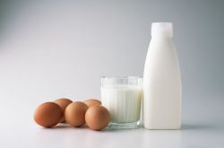 牛奶不宜与何种水果同食 牛奶与它同食居然会得结石