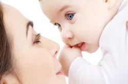 母乳喂養注意事項 母乳喂養應避開四大誤區
