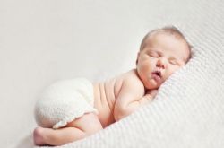 婴儿拉肚子怎么办 引起婴儿拉肚子的原因有哪些