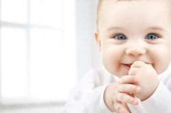 5個月寶寶發育指標 這些你家寶寶都會嗎