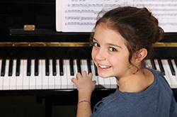 学钢琴的最佳年龄是几岁 孩子学钢琴的好处有哪些