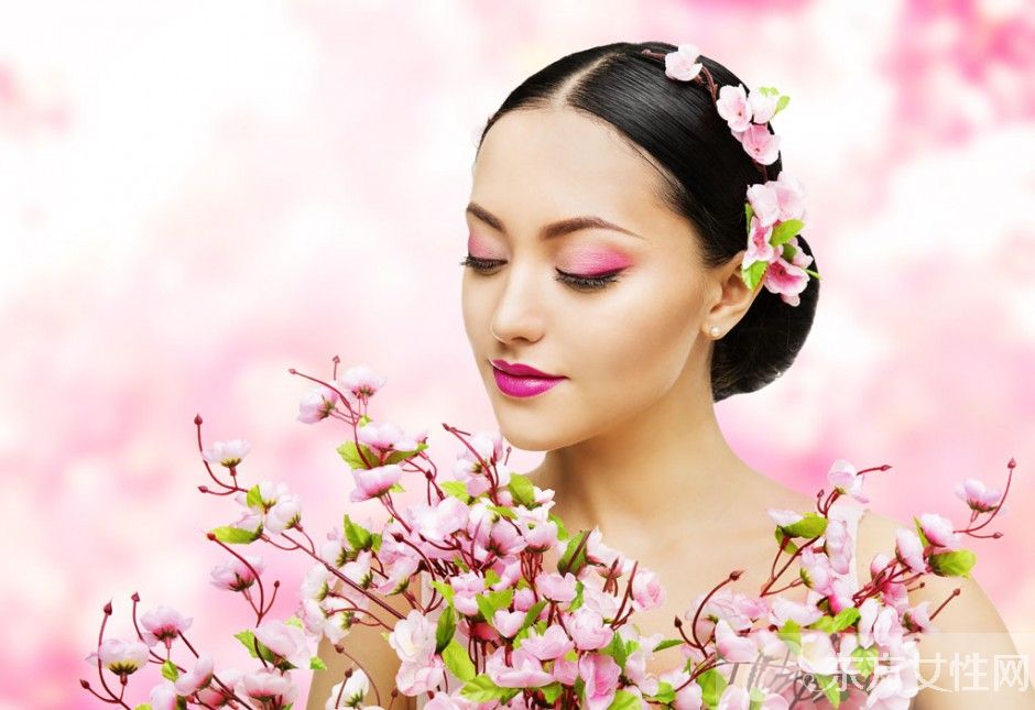 化妆品使用步骤解析 揭女人美容护肤的10大保养秘诀