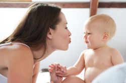母乳性黄疸症状有哪些  揭新生儿黄疸的预防与护理