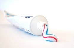 牙膏含氟的危害有哪些 含氟牙膏使用注意事项