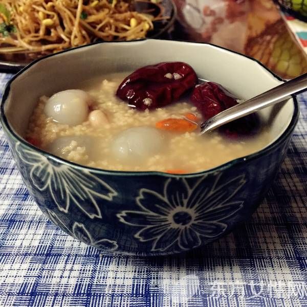 红枣小米粥怎么做好吃 喝小米红枣粥有什么好处