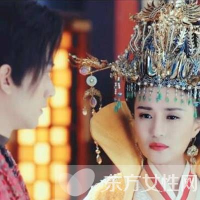 万美汐