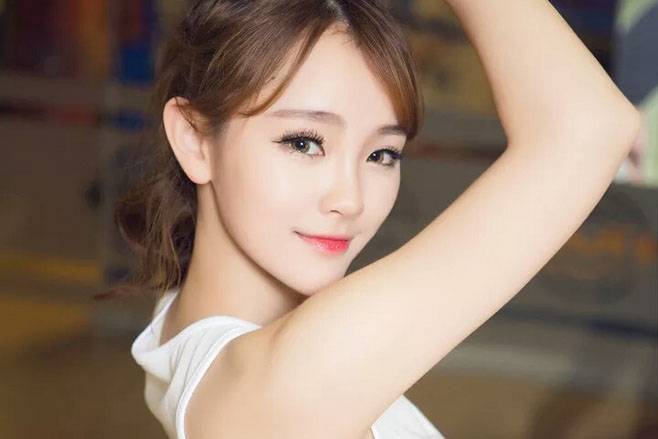 拒绝眼部浮肿 不手术快速去眼袋的小窍门