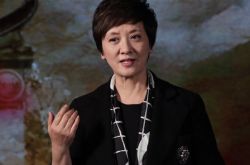邓婕怒抽小三事件回顾 知情人透露有暧昧