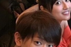 杰尼斯男星小山庆一郎被曝与女偶像恋爱 合照曝
