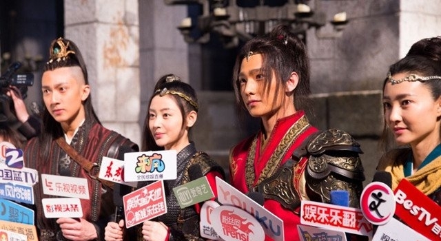 电视剧《武动乾坤》接受群访