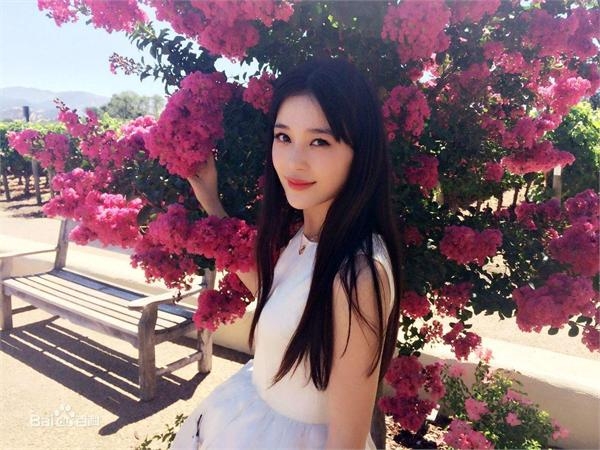 她出身农村颜值不输赵丽颖 出道就演女主上遍芒果节目就不红
