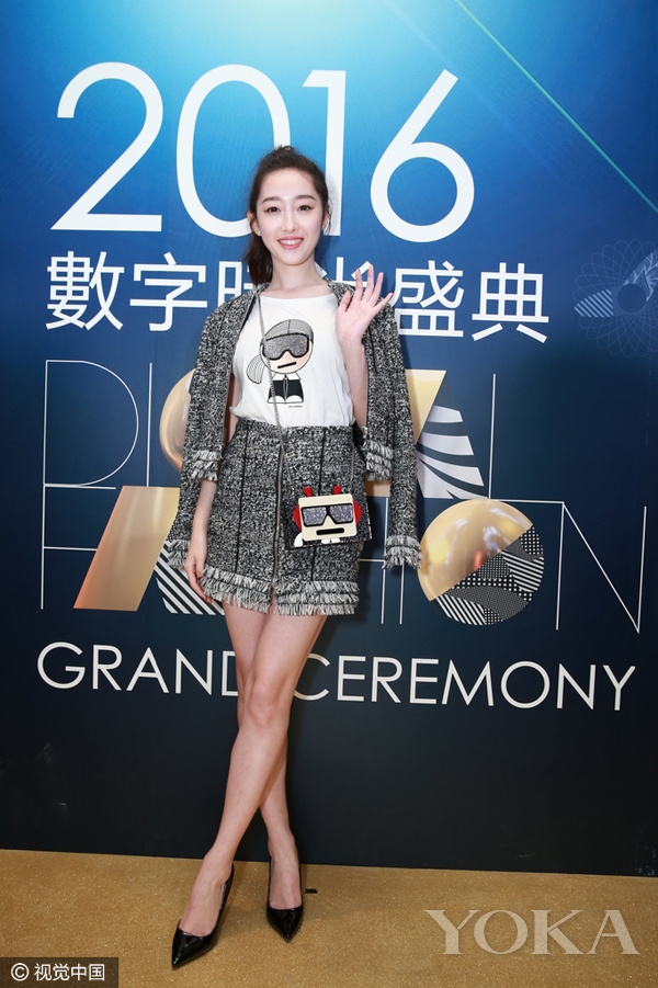 这三款超百搭高跟鞋 让你年会从灰姑娘变身公主(图3)