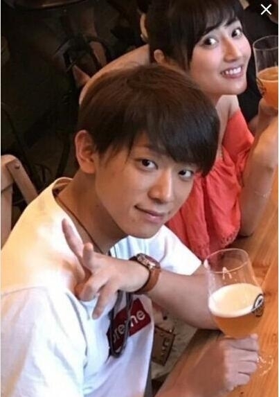 杰尼斯男星小山庆一郎被曝与女偶像恋爱 合照曝光