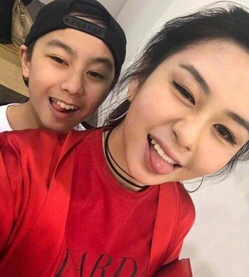 邱淑贞15岁女儿近照曝光 美是美但比起妈妈来还是差远了