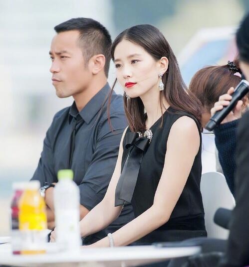 刘诗诗凭借这几张照片惊艳了韩国网友 烈焰红唇美得不像话
