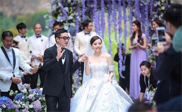 冯轲守诺将大部分财产转给张靓颖 看来张妈妈是冤枉了女婿