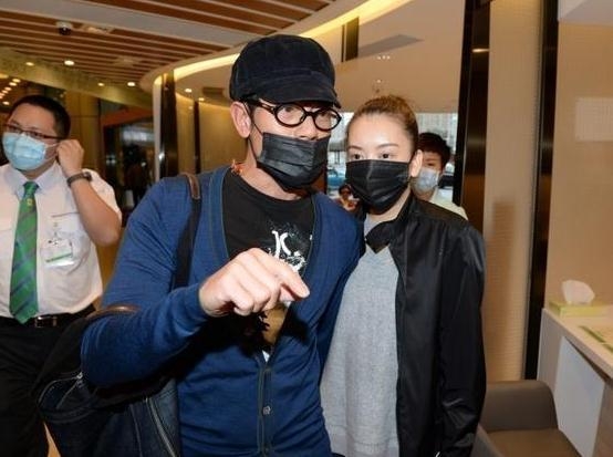 郭富城与网红方媛注册结婚 被喻不舒服鞋的熊黛林说了5个字