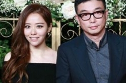 冯轲婚后变脸 网友:张靓颖母女还是太嫩被骗都不