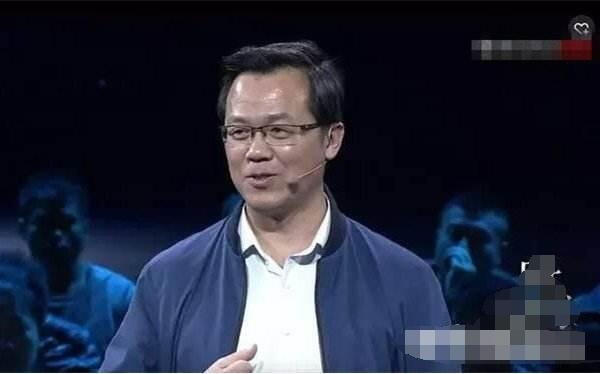卓伟再曝猛料：鹿晗不仅有女友还有孩子？杨幂刘恺威真离了吗？