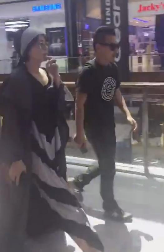 王菲迪拜嗨玩贵妇范足 谢霆锋父子俄罗斯工作被地铁爆炸吓惨