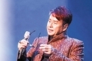谭咏麟唱起《难舍难分》不禁洒下男儿泪