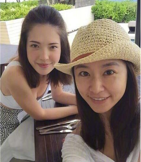 女明星最真实无滤镜素颜自拍 最后一张让网友受到了惊吓