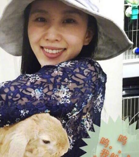 女明星最真实无滤镜素颜自拍 最后一张让网友受到了惊吓