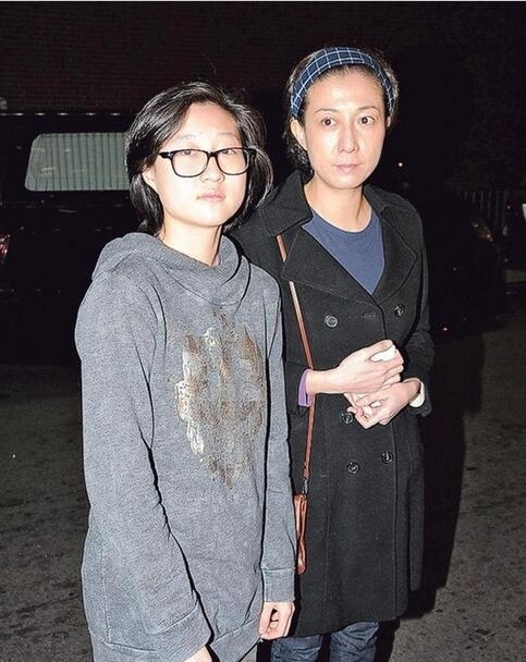 曝吴绮莉女儿已离开香港 赴泰国旅行散心