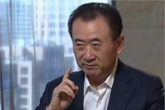 王健林忙到每年只进一次电影院 每次都陪这个人