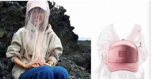 蔡依林海边度假化身渔家姑娘，粉色网纱棒球帽超可爱！