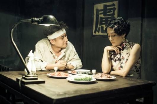 文章拍戏脾气暴怒摔2万块对讲机 马伊琍片场不与他说话