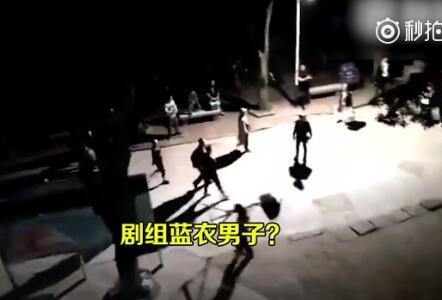 曝推理笔记剧组工作人员围殴司机 在校学生称像黑社会曝推理笔记剧组工作人员围殴司机 在校学生称像黑社会