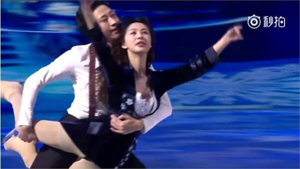 李菲儿花滑夺冠冰上菜鸟蜕变冰上精灵 离开黄晓明她活出自我