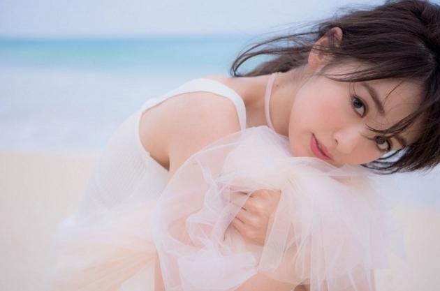 泉里香性感写真