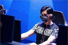 周杰伦深圳开网吧超豪华 网友：一个被唱歌耽误