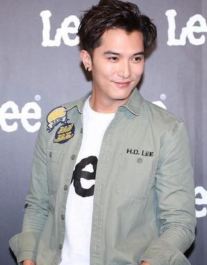 邱泽与唐嫣分手后曾怀疑自己性取向 竟用这种方式测试自己