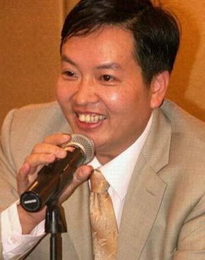 为了证实王菲谢霆锋已经分手 他竟要直播吃狗屎400克