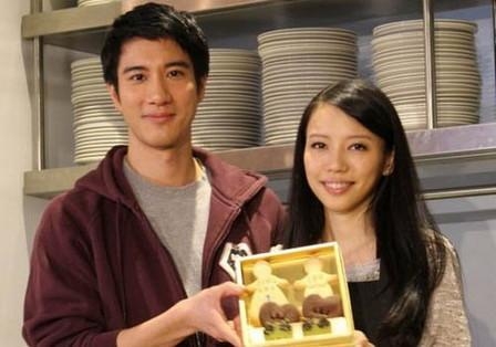 王力宏为弟弟婚宴助兴三兄弟罕见同框 最让人惊讶的是她老婆