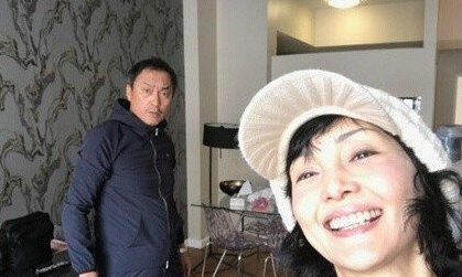 日本影帝渡边谦背叛抗癌妻子 出轨小21岁的女生