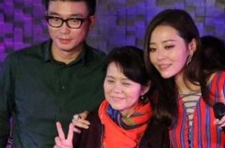 冯轲婚后变脸 网友：张靓颖母女还是太嫩惨遭骗