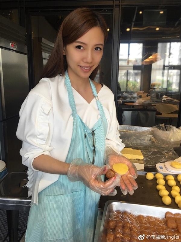 王力宏为弟弟婚宴助兴三兄弟罕见同框 最让人惊讶的是她老婆