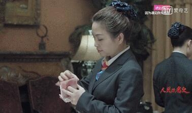 人民的名义花式点钞手法爆红 比老戏骨侯勇的演技更吸引人