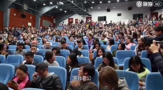 徐静蕾问王思聪适合演好人还是坏人？女学生4个字引爆笑