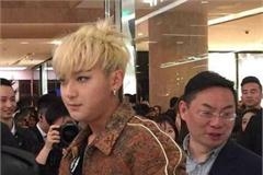 24岁黄子韬脸部发福惊现双下巴 wuli韬韬眼线不再